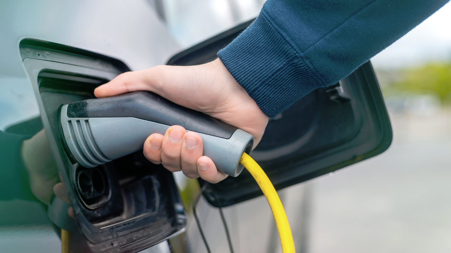 Cumplimos los requisitos para instalar punto de recarga en comunidad de propietarios y garajes privados.